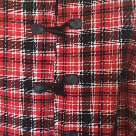 🏵️ Donated 10/25 Plus size curve 3x red black white plaid cape coat jacket - Picture 2 of 4